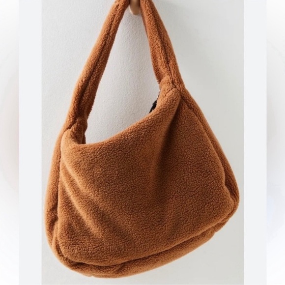 Free People Cozy Carry All In Coco Teddy - Picture 2 of 2